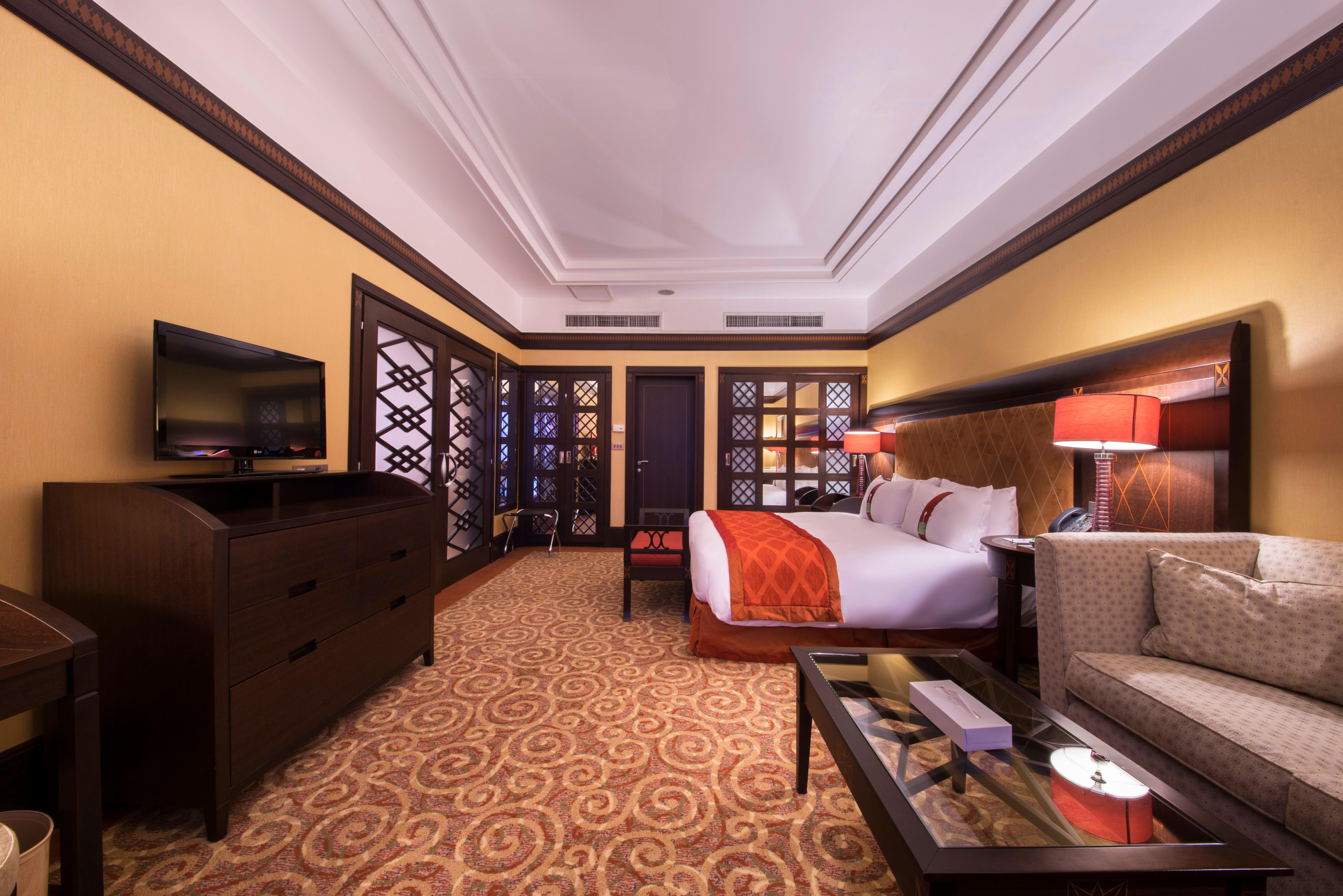 Holiday Inn - Suites Kuwait Salmiya By Ihg Kuwait City Екстер'єр фото